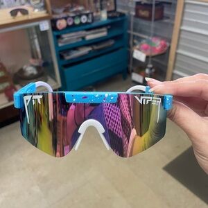 VIPER Mirrored Shield Sunglasses in Blue